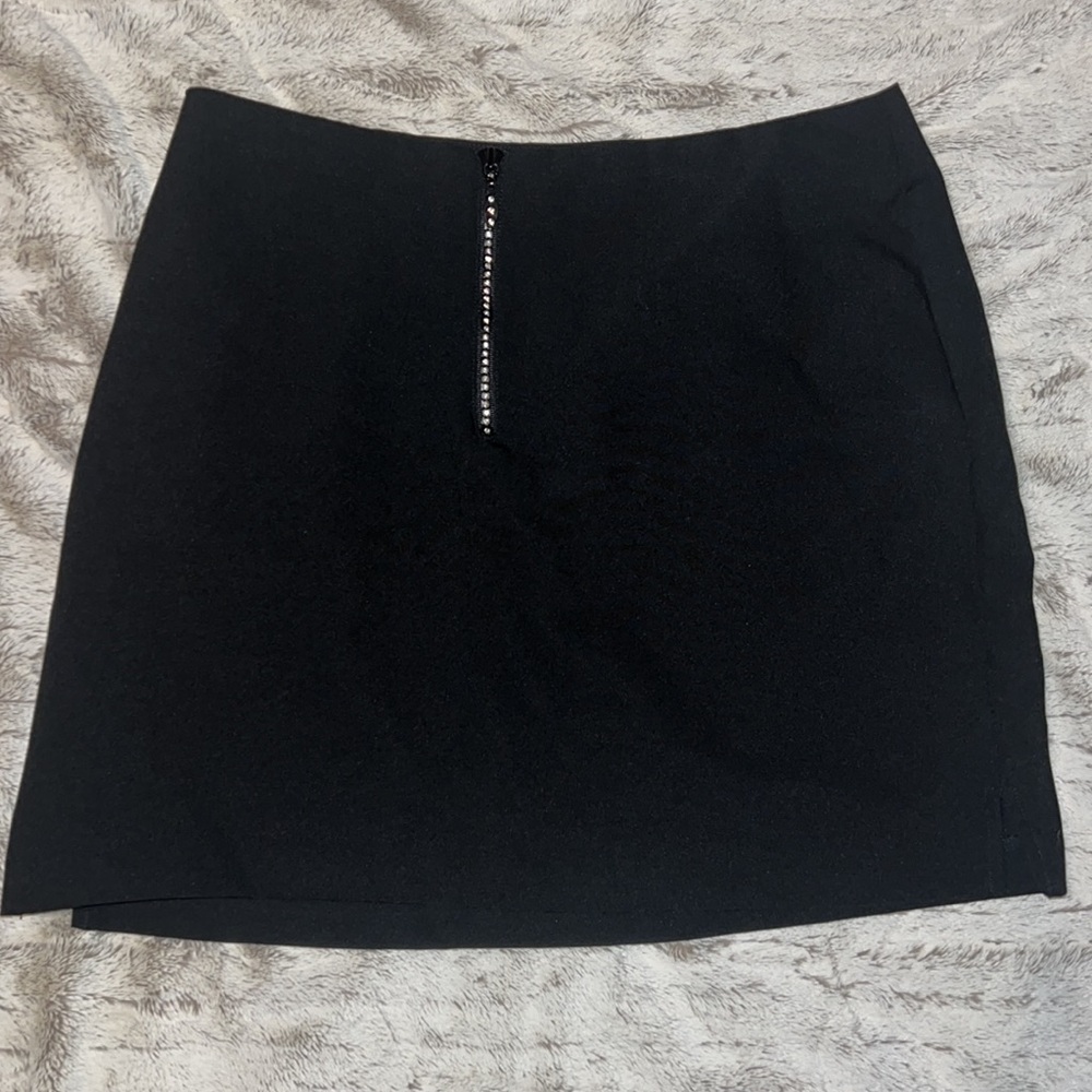 Black skirt with blinged zipper - Picture 1 of 8
